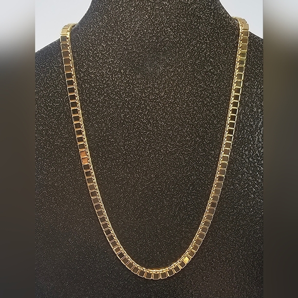 Vintage Monet Gold Plated Flat Box Chain 17" Necklace Signed - Picture 3 of 10